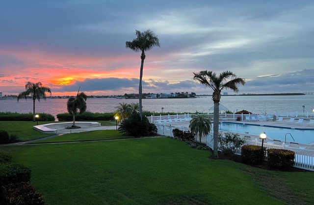 St. Petersburg Isla del Sol St. Pete Beach Updated Condo on Water 2 Bed Gorgeous