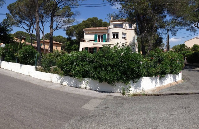 St RAPHAEL 400m from the beach 2 bedrooms sleeps 6