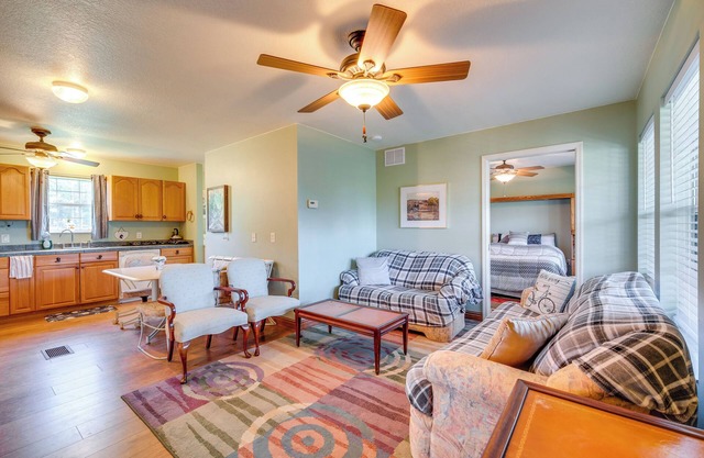 Stables & Indoor Pool Access: Lecanto Retreat!