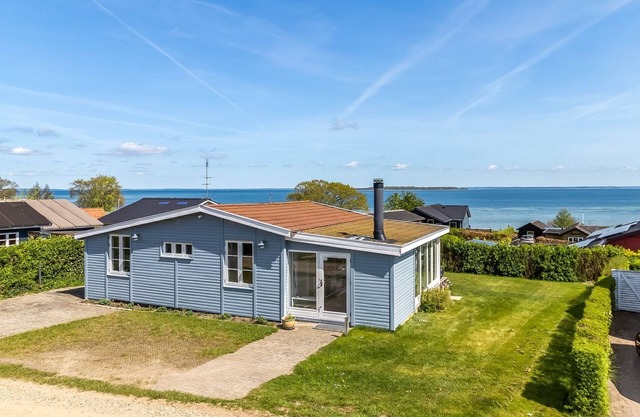 "Stamena" - 200m from the sea by Interhome