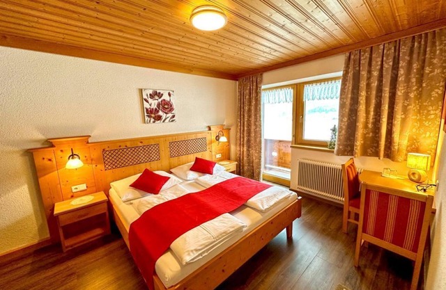 Standard double room with balcony - Bed & Breakfast Seeblick