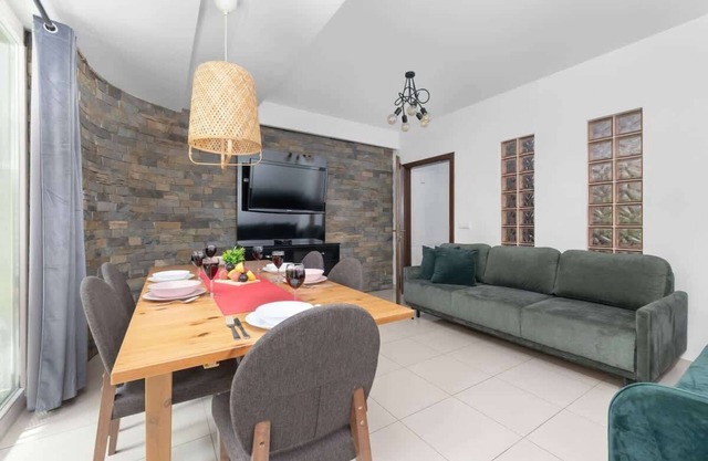 Stara Polana | Tasteful Apartment | Pool