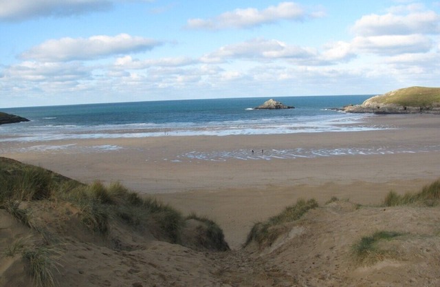 Starfish Cottage - Crantock Beach North Cornwall sleeps 8, parking for 2 cars