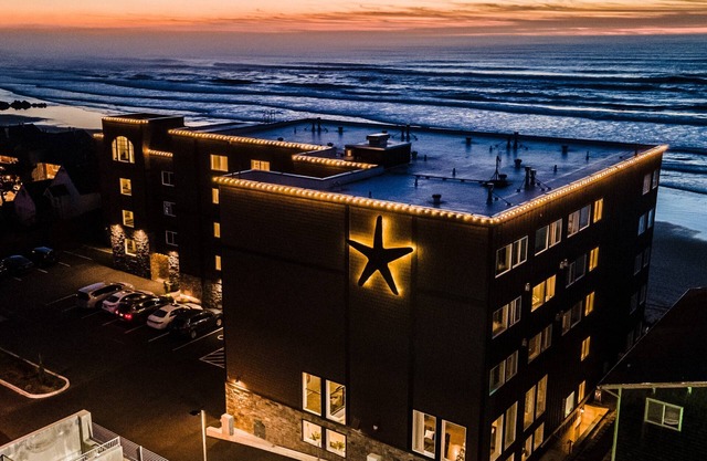 Starfish Manor Oceanfront Hotel