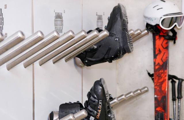 Staudi's ski hut Top6 in hut style directly on the piste Stove