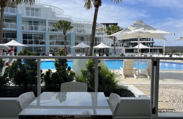 Stay 7, pay 5 these school holidays- beach& cafes