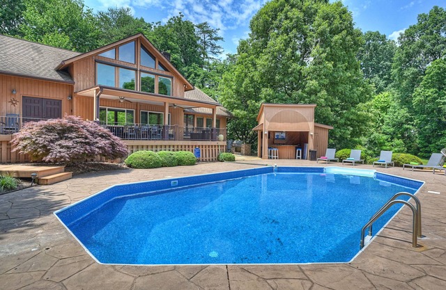 Stay Awhile by AvantStay | Lakefront + Pool, Dock