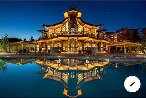 Stay In The Okanagan - Copper Sky, West Kelowna