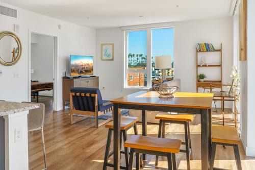 StaysPro - luxury Apartments minutes to everything Los Angeles