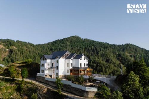 StayVista at The Theog Altair 7BR 4BR & 3BR accommodation with Bonfire, Wifi with Valley View