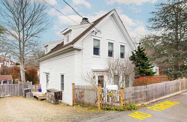Stellar home in West End walk to downtown w/parking & outdoor space