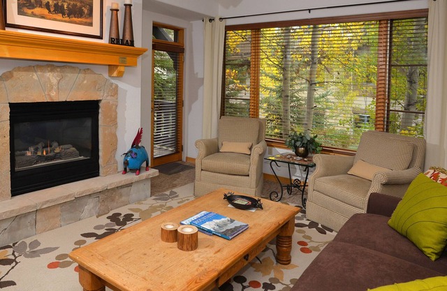 Steps from the Arrowhead lift in Beaver Creek, Views, garage, Ski Locker!!