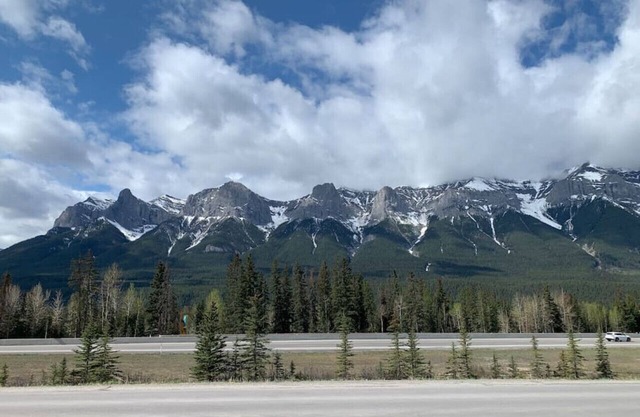Steps to Banff National Park l Mountain Getaway