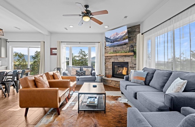 Steps to Bus Loop | Hot Tub | Decks | Grill | Group Getaway Ready