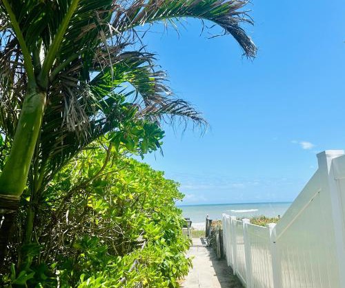 Steps to the Sand - Private Beach Access & BBQ Grill