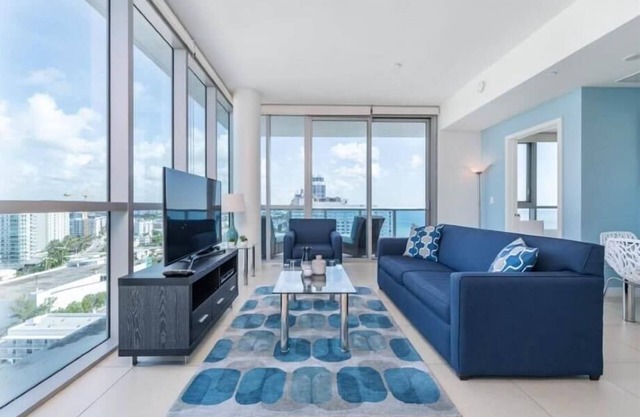 Steps to Waterfront Parks | Balcony& In-unit Storage | Beach Access