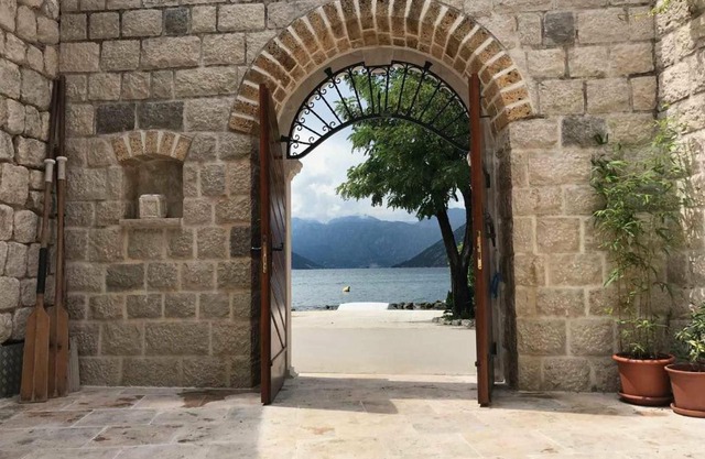 Stone house 264