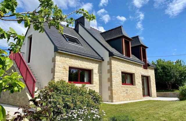 Stone House in Brittany near Scenic Bay