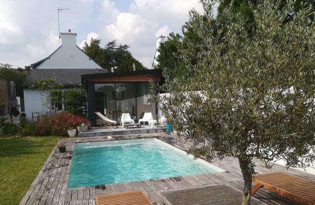 Stone house with heated pool from May to September