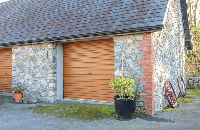Stone Lodge