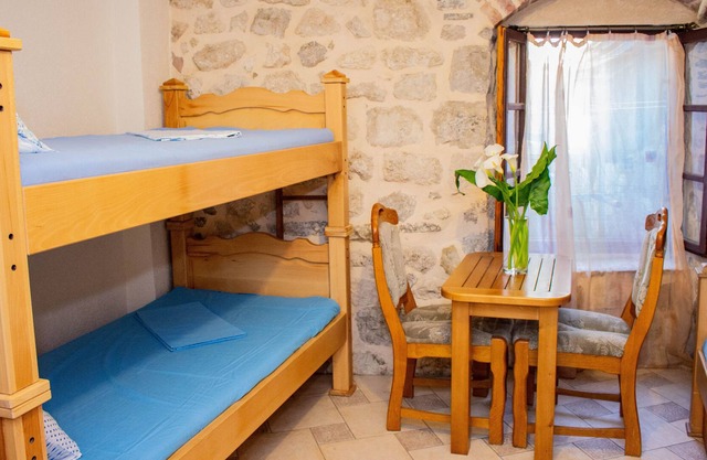 Stone&wood studio for 3 persons in Old Town