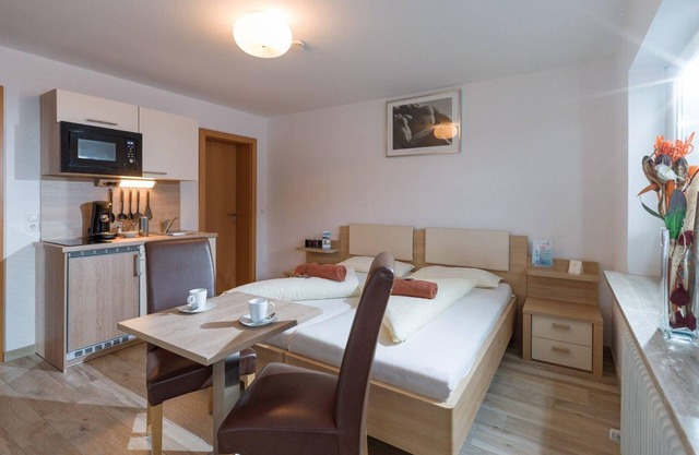 Studio-appartement mit Küche und Eigenem Bad ÜF - Haus Romeo - Alpine Gay Resort
