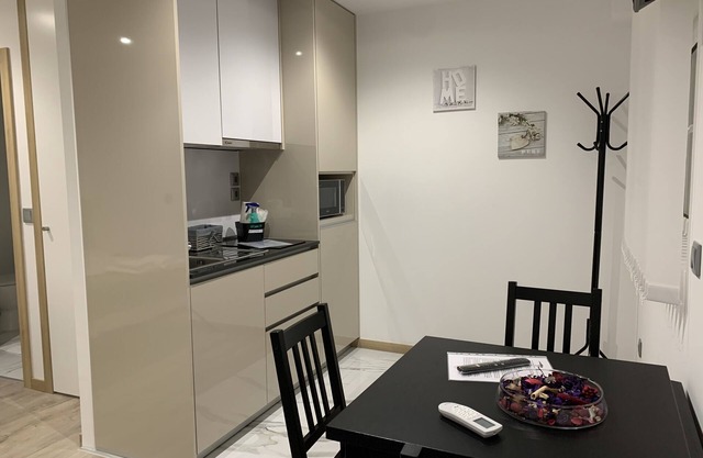 STUDIO 10 - Quiet ground floor, sleeps 1 to 2