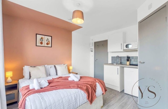 Studio 2C Near Alton Towers & Longton Station