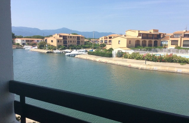 Studio air-conditioned cabin 100 m from the beach, with lagoon view, swimming pool
