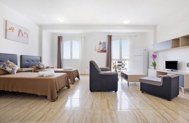 Studio Apartment Betty C in Central Location & with Wi-Fi