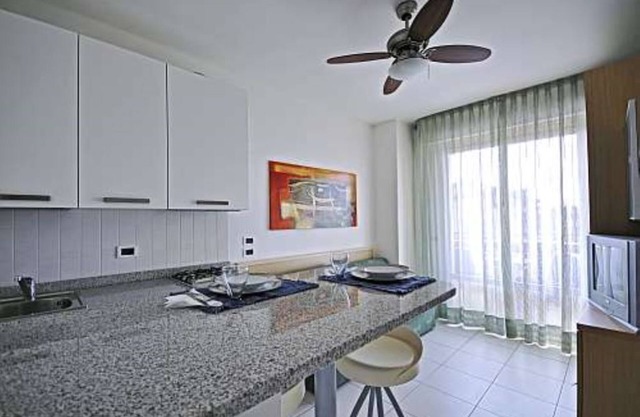 Studio apartment a stone's throw from the sea!