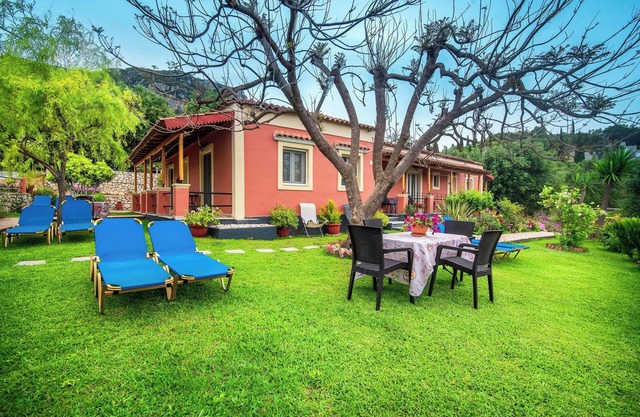 Studio Apartment "Bozikis" with Wi-Fi, Garden und Balcony