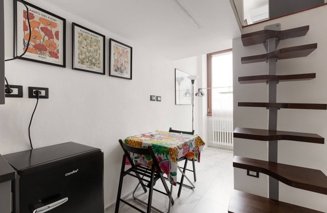 Studio Apartment with WIFI & AC- Milan Calvairate