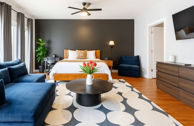 Studio Apt King Bed | Atlanta Beltline Eastside Trail