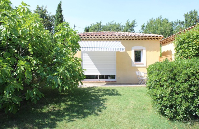 Studio avec terrasse et jardin privatif