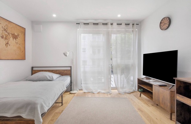 Studio 'Ay Homes 09' with Balcony and Wi-Fi