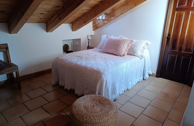 Studio 'Campanario' with Shared Terrace, Wi-Fi and Air Conditioning
