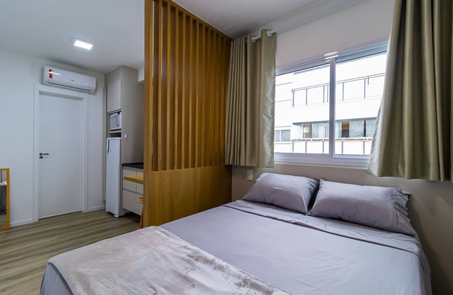 Studio Complete with Gym Close to Metro and Hospitals - ID 03