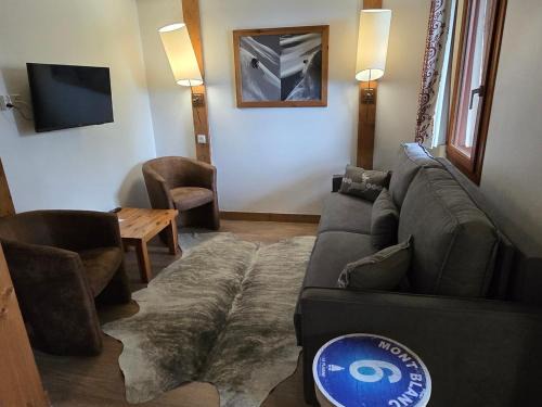 Studio Duplex Rénové · Proche Pistes et Commerces · Balcon - FR-1-181-2466