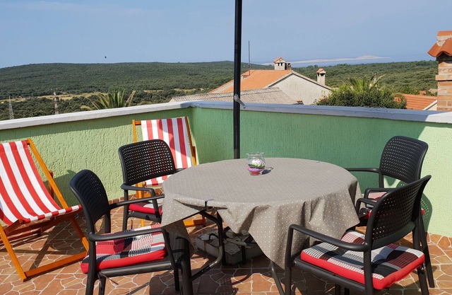Studio flat with terrace and sea view Ćunski, Lošinj (AS-7951-a)