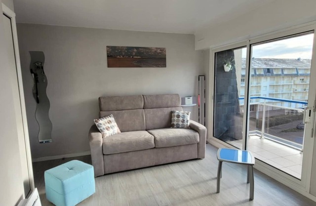 Studio in the heart of a protected dune massif in a seafront residence