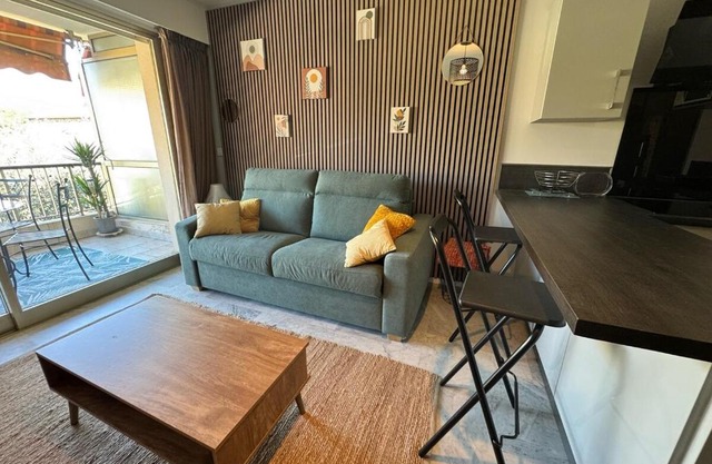 Studio La Napoule 2 min beach 4 people air conditioning
