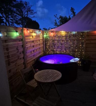 Studio le moutik Room du bord de mer avec SPA et sauna parking gratuit