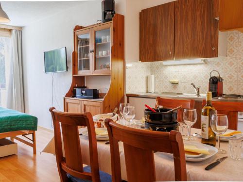 Studio Les Erables Apt 361 by Interhome