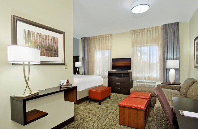 Studio Near Houston Medical Center | Free Breakfast + 24 Hour Business Center + Outdoor Pool