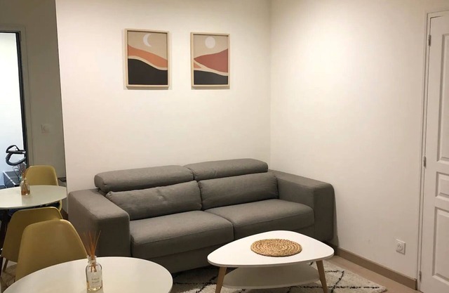 Studio Rénové Proche Paris 18 Minutes de la Gare St Lazare
