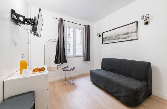 Studio sacre cœur metro anvers - Paris 9 -2P