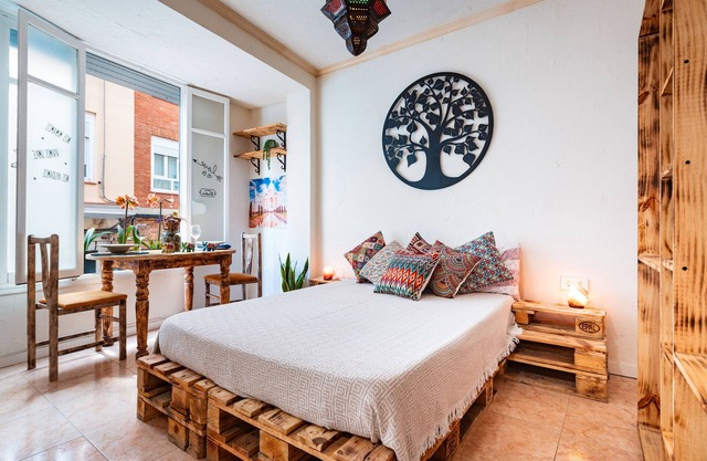 Studio 'Tajmahal Precioso Loft' with Balcony, Wi-Fi and Air Conditioning