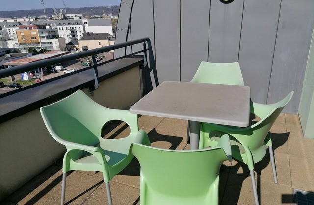 Studio tout équipé + terrasse, quartier Flaubert