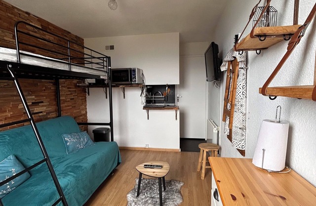 Studio with mountain view, direct access to the slopes
